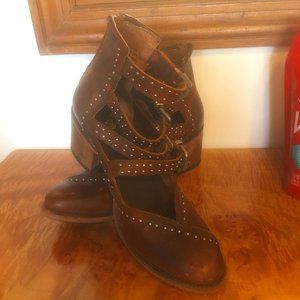 Freebird by Steven Felicity Cognac Size 9**Worn Once